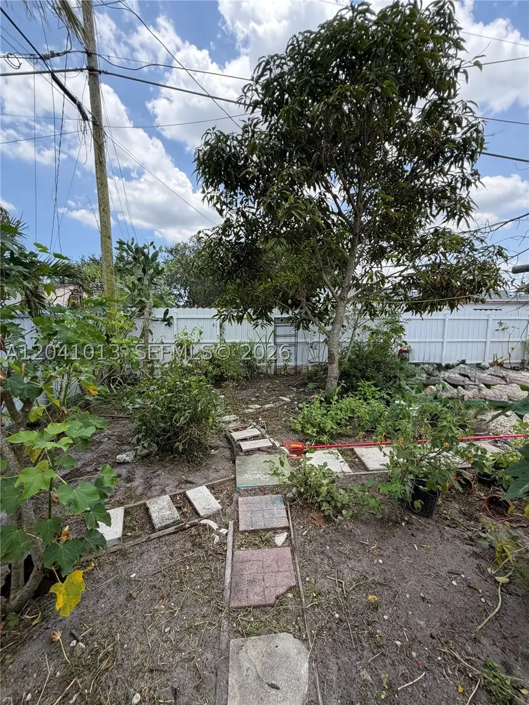 2300 SW 43rd Avenue Fort Lauderdale FL 33317