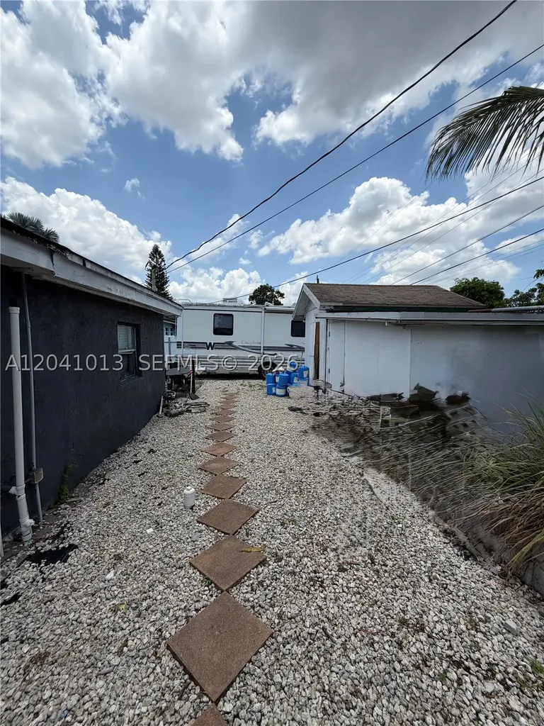2300 SW 43rd Avenue Fort Lauderdale FL 33317