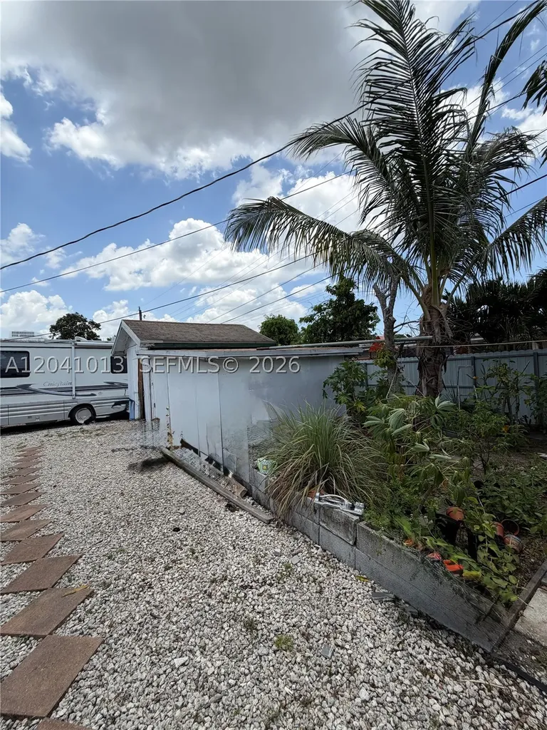 2300 SW 43rd Avenue Fort Lauderdale FL 33317