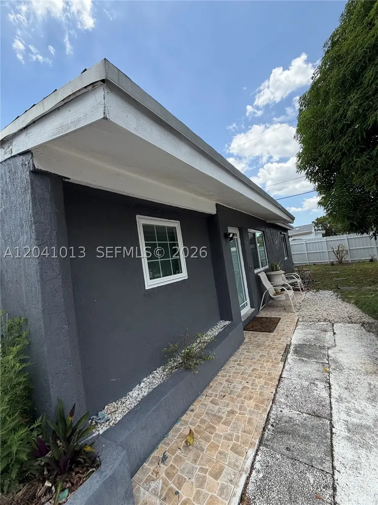 2300 SW 43rd Avenue Fort Lauderdale FL 33317