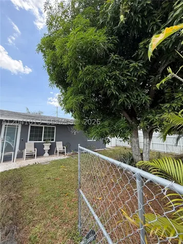 2300 SW 43rd Avenue Fort Lauderdale FL 33317