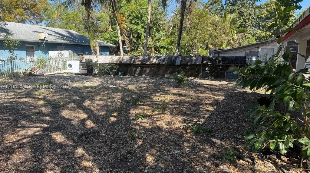7613 NE 3rd Avenue Miami FL 33138