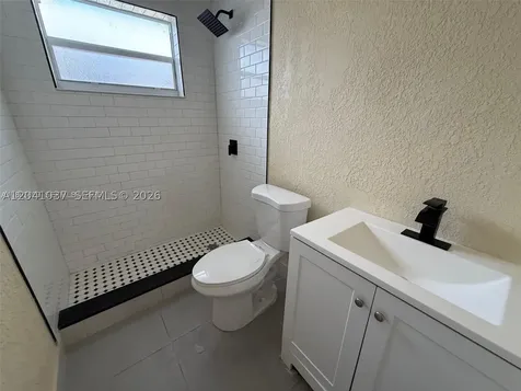2339 NW 35th St - Efficiency Miami FL 33142