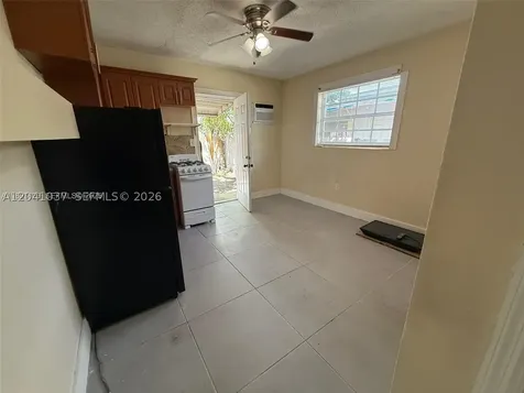 2339 NW 35th St - Efficiency Miami FL 33142