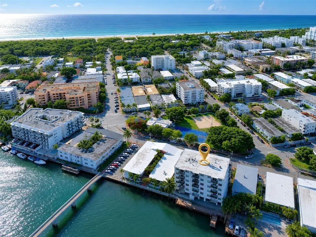 8024 Tatum Waterway Drive Miami Beach FL 33141