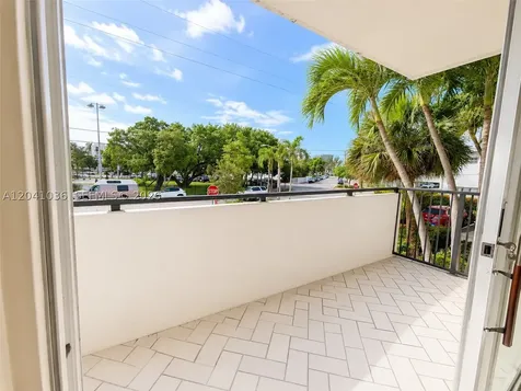 8024 Tatum Waterway Drive Miami Beach FL 33141