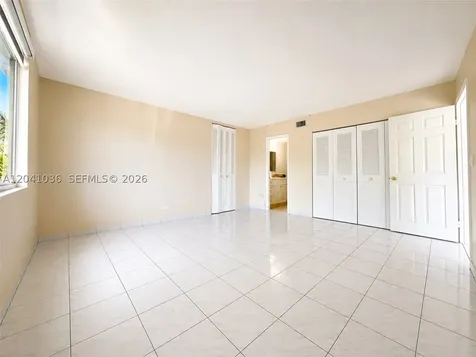 8024 Tatum Waterway Drive Miami Beach FL 33141
