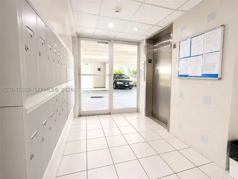 8024 Tatum Waterway Drive Miami Beach FL 33141
