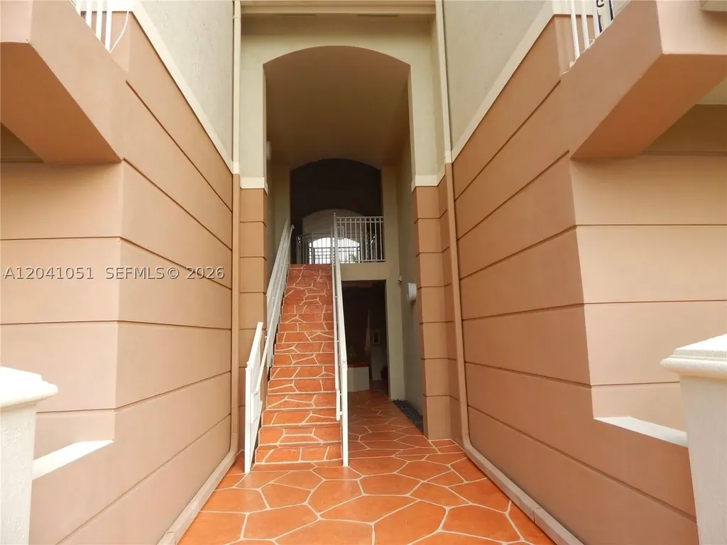 8826 W Flagler Street Miami FL 33174