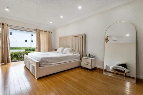 3220 NE 164th Street North Miami Beach FL 33160