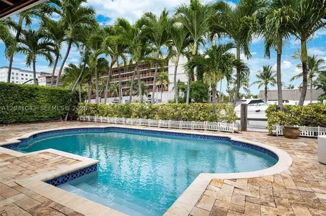 3220 NE 164th Street North Miami Beach FL 33160