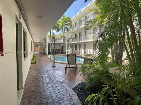 3242 Mary Street Miami FL 33133