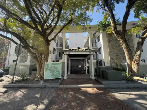 3242 Mary Street Miami FL 33133