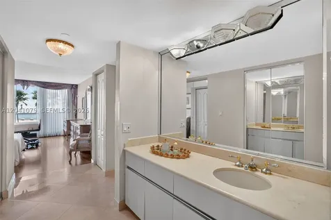 5757 Collins Avenue Miami Beach FL 33140