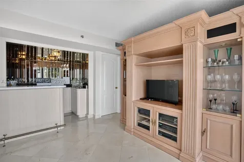 5757 Collins Avenue Miami Beach FL 33140