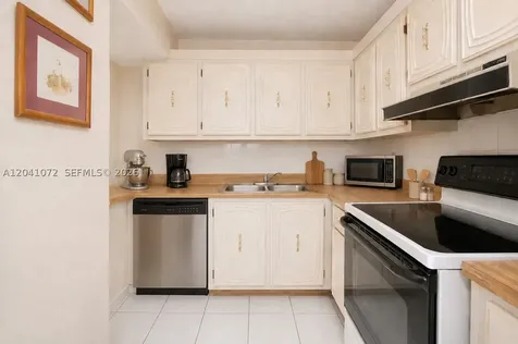 1975 W 44th Place Hialeah FL 33012