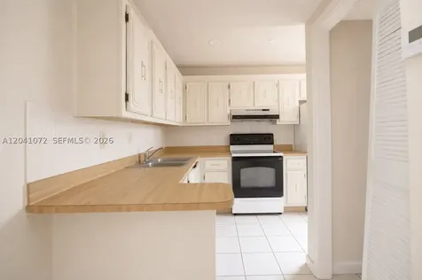 1975 W 44th Place Hialeah FL 33012