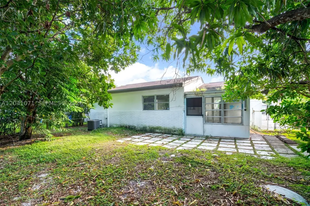 6831 Greene Street Hollywood FL 33024