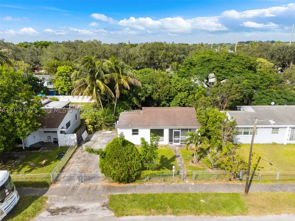 6831 Greene Street Hollywood FL 33024