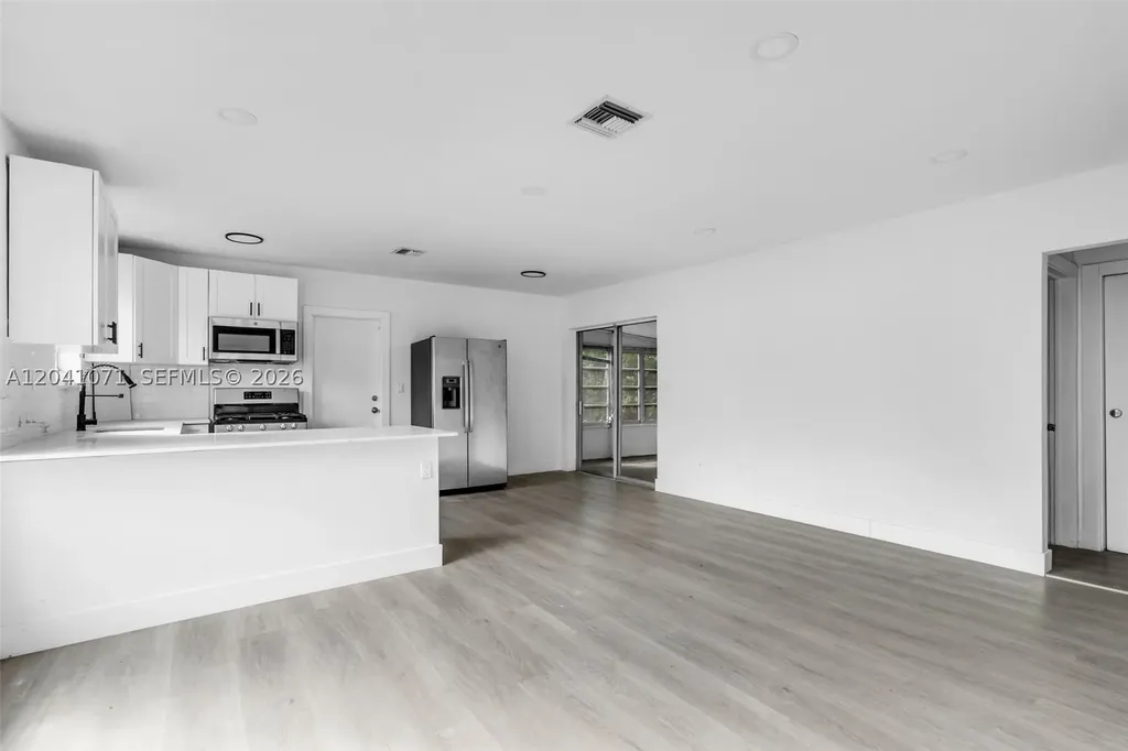 6831 Greene Street Hollywood FL 33024
