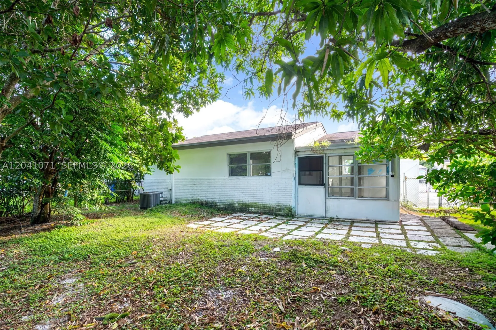 6831 Greene Street Hollywood FL 33024