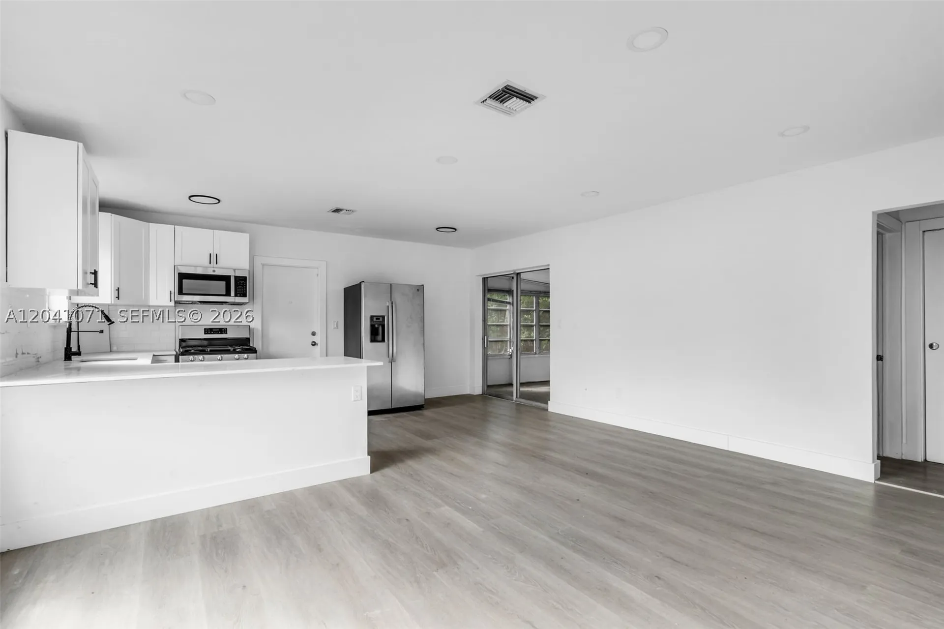 6831 Greene Street Hollywood FL 33024