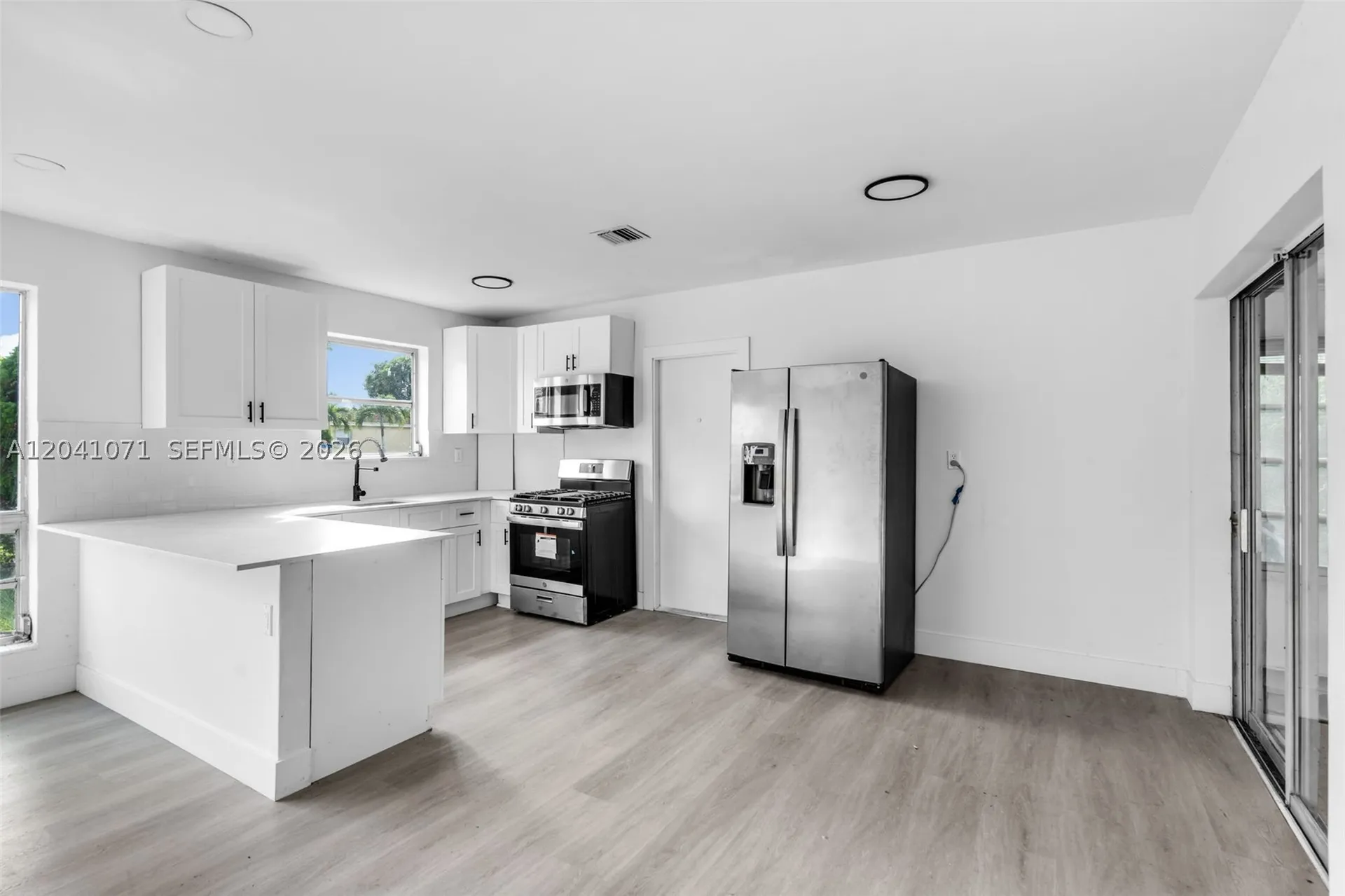 6831 Greene Street Hollywood FL 33024