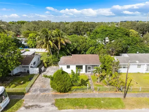 6831 Greene Street Hollywood FL 33024