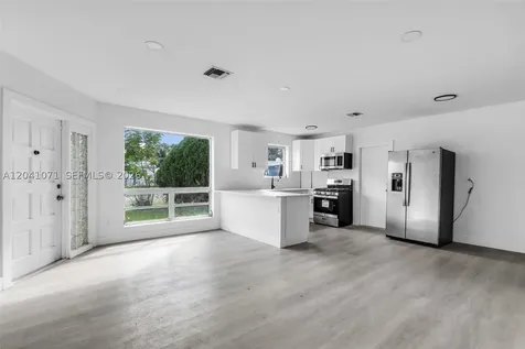 6831 Greene Street Hollywood FL 33024