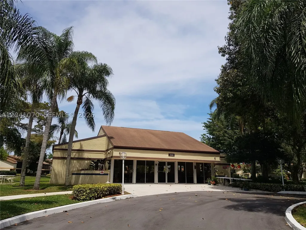 703 Gardens Drive Pompano Beach FL 33069