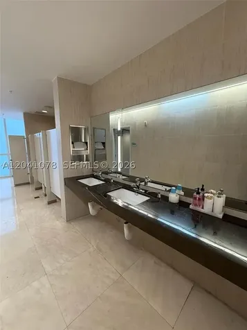 18201 E Collins Avenue Sunny Isles Beach FL 33160