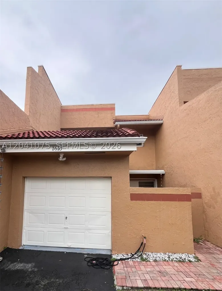 1610 SW 120th Avenue Pembroke Pines FL 33025