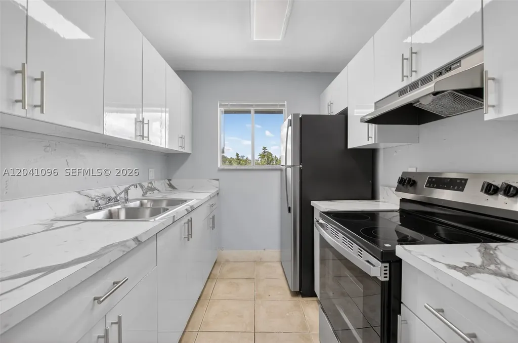 2107 Catherine Dr Drive Delray Beach FL 33445
