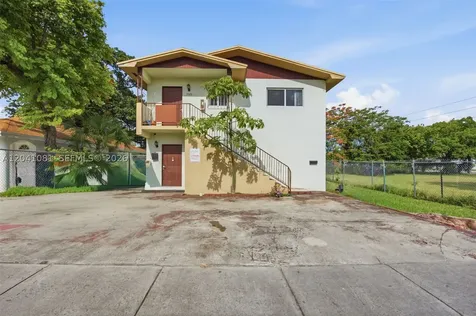 7521 NW 1st Avenue Miami FL 33150