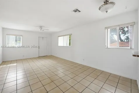 7521 NW 1st Avenue Miami FL 33150