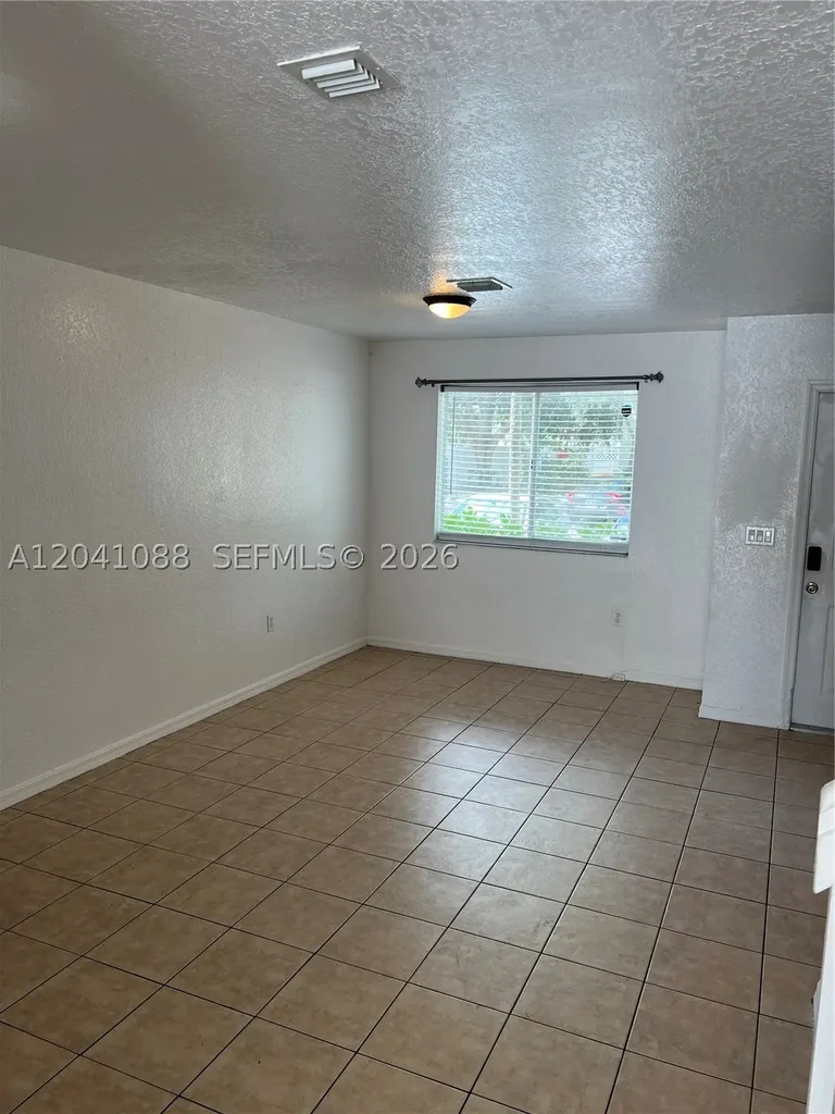 183 Hidden Ct Road Hollywood FL 33023