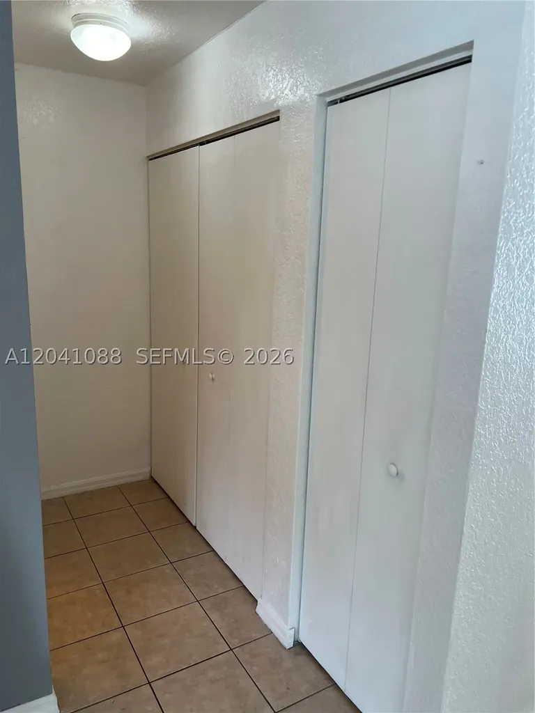 183 Hidden Ct Road Hollywood FL 33023