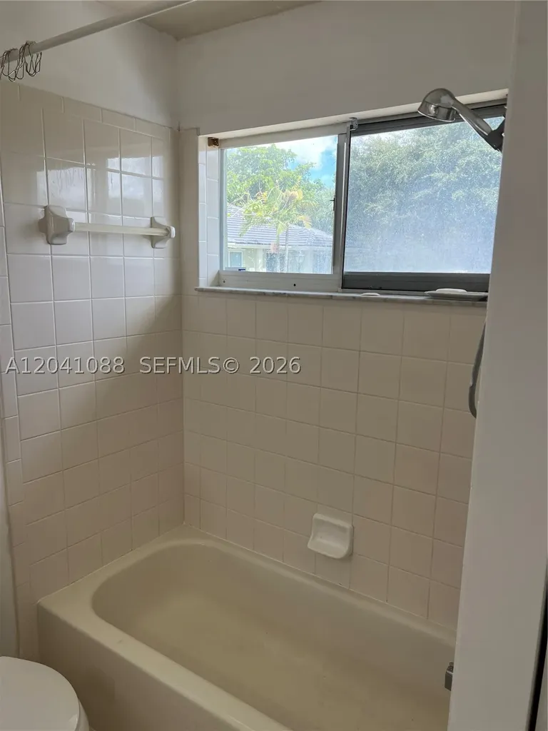 183 Hidden Ct Road Hollywood FL 33023