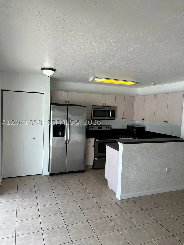 183 Hidden Ct Road Hollywood FL 33023