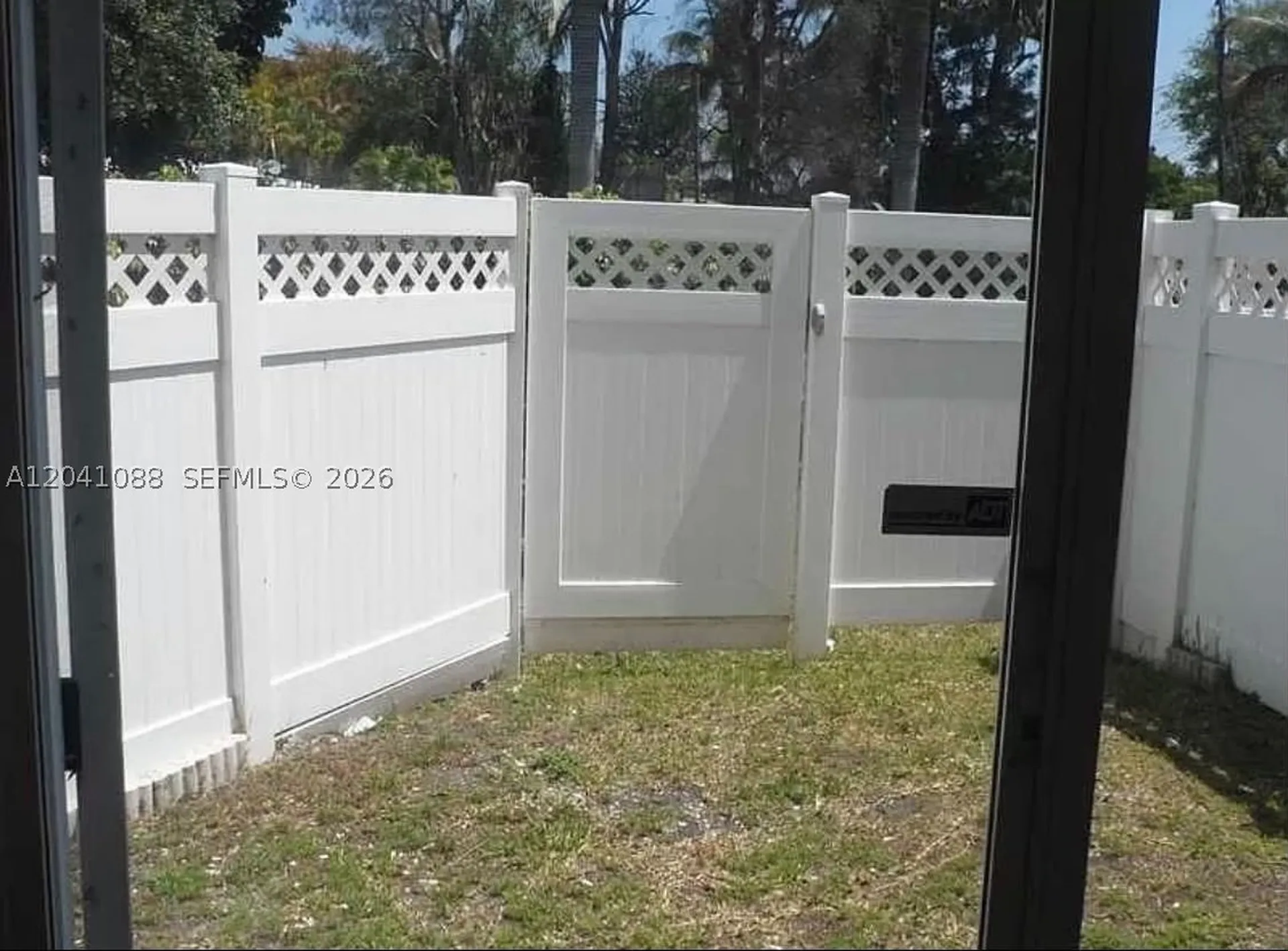183 Hidden Ct Road Hollywood FL 33023