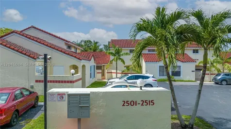 2513 San Remo Circle Homestead FL 33035