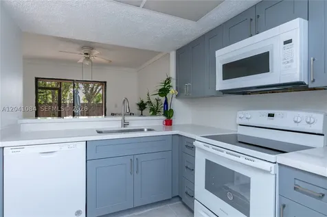 2513 San Remo Circle Homestead FL 33035