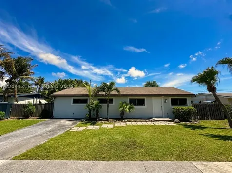 10015 SW 213th Terrace Cutler Bay FL 33189