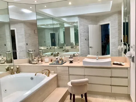 4000 Island Boulevard Aventura FL 33160