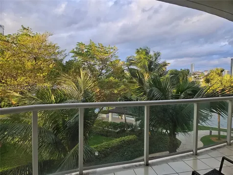 4000 Island Boulevard Aventura FL 33160