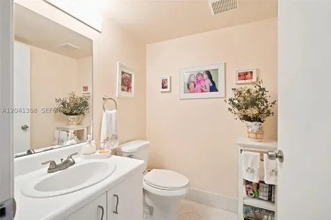 901 SW 138th Avenue Pembroke Pines FL 33027