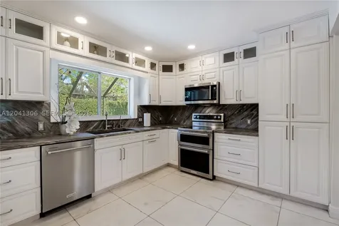 8480 SW 66th Street Miami FL 33143
