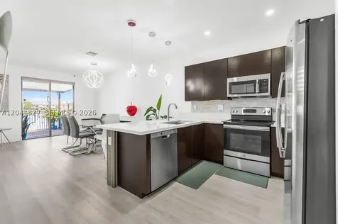 3401 W 94th Terrace Hialeah FL 33018-2079
