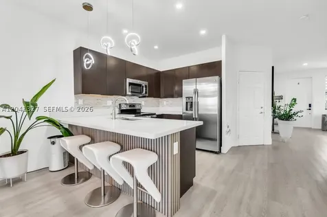 3401 W 94th Terrace Hialeah FL 33018-2079