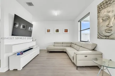 3401 W 94th Terrace Hialeah FL 33018-2079
